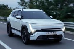 Cận cảnh Hyundai Tucson 2027 lộ diện ngoài đời thực