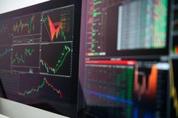 VN-Index hướng tới 1.800 điểm và khuyến nghị giải ngân