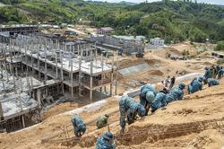 Xây trường liên cấp giữa đại ngàn Trường Sơn -Bài 2: Chạy đua với thời gian