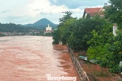 Nước sông Kỳ Cùng rút sâu