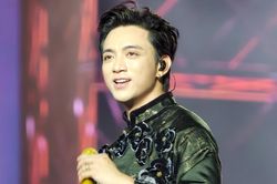 40.000 người dầm mưa xem concert 'Tổ quốc trong tim', Soobin cực 'cháy'