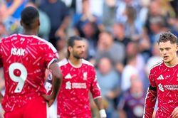Bộ đôi đắt giá nhất Liverpool bị chỉ trích thẳng mặt