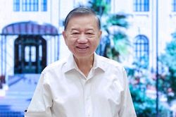 Tổng B&iacute; thư, Chủ tịch nước: Kh&ocirc;ng đồng nhất nh&acirc;n t&agrave;i với người c&oacute; bằng cấp cao