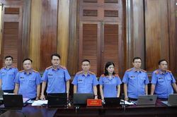 Viện kiểm s&aacute;t đề nghị tuy&ecirc;n phạt ca sĩ Chi D&acirc;n 7-8 năm t&ugrave;, người mẫu An T&acirc;y 9-11 năm t&ugrave;