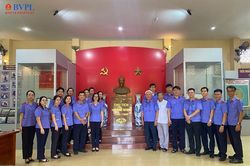 Viện Phúc thẩm 3 sinh hoạt chuyên đề về nguồn tại Đền thờ Liệt sĩ Nhơn Trạch