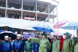 Chủ tịch UBND tỉnh Võ Trọng Hải kiểm tra tiến độ Trường Nội trú liên cấp Nhôn Mai