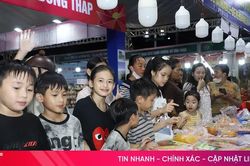 Khám phá 'thiên đường ẩm thực' tại hội chợ sản phẩm công nghiệp nông thôn tiêu biểu