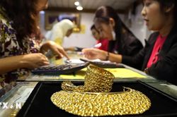 Giá vàng duy trì gần mức cao nhất 3 tháng giữa lo ngại nợ công Mỹ