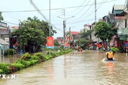 Hỗ trợ khẩn cấp nhu yếu phẩm thiết yếu cho người dân vùng lũ Lạng Sơn