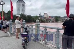 Lạng Sơn: Cảnh báo việc hiếu kỳ xem lũ tiềm ẩn nguy cơ mất an toàn