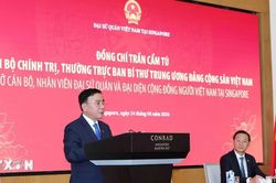 Thường trực Ban Bí thư Trần Cẩm Tú gặp gỡ cộng đồng người Việt Nam tại Singapore