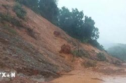 Mưa lũ gây sạt lở, ngập úng trên nhiều tuyến đường miền Bắc