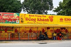 TP Hồ Chí Minh: Bánh Trung thu xuống phố sớm, sức mua còn chậm