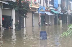 Ảnh hưởng bão số 4: Mưa lớn khiến nhiều tuyến phố tại Hải Phòng ngập nặng