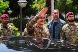 Tư lệnh quân đội Pakistan điện đàm với Tổng thống Trump trước chuyến thăm Iran