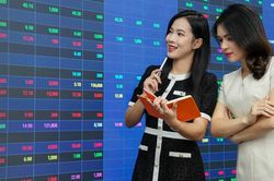 VN-Index áp sát 1.800 điểm, chuyên gia chỉ 'cửa ải' quyết định xu hướng