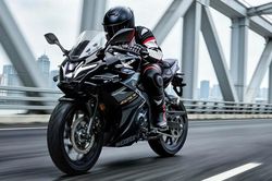 Suzuki GSX250R-F ra mắt: 'quân bài' chiến lược mới với động cơ 2 xi-lanh