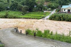 Mường Lát: Học sinh hoãn tựu trường vì mưa lũ, nhiều địa bàn bị chia cắt, cô lập