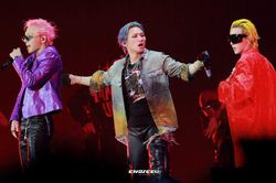 BIGBANG phô diễn 3 màu sắc solo trong concert kỷ niệm 20 năm