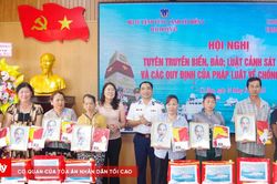 Hải đoàn 42 đồng hành cùng ngư dân Cà Mau