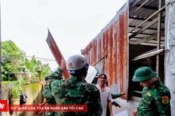 Cần Thơ: Lốc xoáy làm 27 căn nhà bị sập, tốc mái