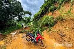 Các xã miền núi khẩn trương khắc phục hậu quả sạt lở đất