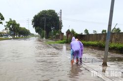 Khơi thông dòng chảy tại phường Hạc Thành và Nguyệt Viên, tránh ngập úng cục bộ