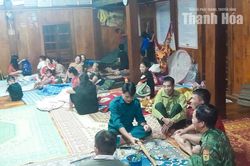Đồn Biên phòng Tam Thanh kịp thời sơ tán người dân tại khu vực sạt lở đất đến nơi an toàn