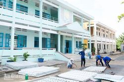 Cần Đăng chuẩn bị năm học mới từ trường lớp đến học sinh khó khăn