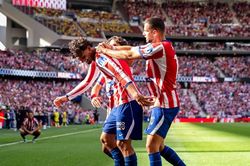 Atletico Madrid chia điểm kịch tính với Villarreal 2-2 tại vòng 2 La Liga trong thế thiếu người