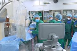 Chuyển giao kỹ thuật, phát triển y tế địa phương