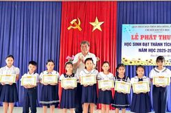 Hơn 413 triệu đồng tiếp sức học sinh, sinh viên xã Đại Lộc trước thềm năm học mới