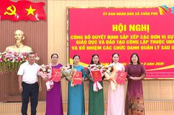 Phường Hòa Khánh và xã Xuân Phú công bố quyết định sắp xếp trường học