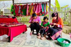 Người trẻ lưu giữ văn hóa truyền thống