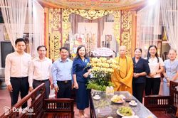Phó Bí thư Thành ủy Huỳnh Thị Hằng thăm, chúc mừng chức sắc Phật giáo nhân lễ Vu lan