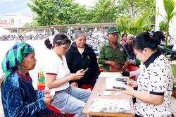 Hướng dẫn kỹ năng số cho người dân miền núi