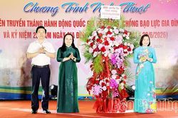 Kh&ocirc;ng để bạo lực gia đ&igrave;nh bị che giấu sau c&aacute;nh cửa nh&agrave;