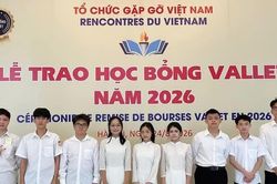 9 học sinh Trường THPT Chuy&ecirc;n H&ugrave;ng Vương nhận Học bổng Vallet năm 2026