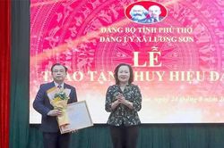Phó Chủ tịch HĐND tỉnh Nguyễn Thị Cẩm Phương làm việc với Đảng ủy xã Lương Sơn về sắp xếp cơ sở giáo dục công lập