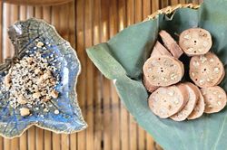 Công phu củ sen nhồi nếp đậu