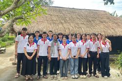 Những người trẻ nặng lòng với sử học