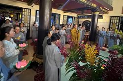 Chùa Minh Giác (TP.HCM) tổ chức Lễ thắp nến tri ân mùa Vu lan - Báo hiếu
