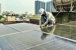 Hà Nội đề xuất hỗ trợ người dân lắp điện mặt trời mái nhà, tối đa 6 triệu đồng/hộ
