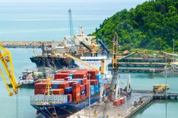 Cảng Chân Mây: Phát triển cảng xanh, thân thiện môi trường