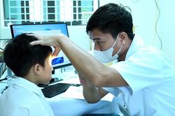 Hà Nội khám sức khỏe cho toàn bộ học sinh trước năm học mới