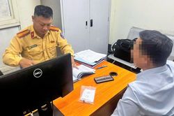 Tài xế ô tô gắn hai biển số để né camera bị phạt 23 triệu đồng, trừ 10 điểm bằng lái