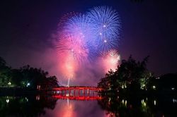 Hà Nội bắn pháo hoa tại 5 điểm chào mừng Cách mạng Tháng Tám, Quốc khánh 2/9