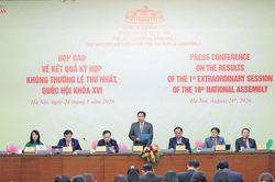 Tổng Thư k&yacute; Quốc hội, Chủ nhiệm Văn ph&ograve;ng Quốc hội L&ecirc; Quang Mạnh chủ tr&igrave; Họp b&aacute;o về kết quả Kỳ họp kh&ocirc;ng thường lệ thứ Nhất