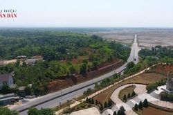 Quảng Trị: T&igrave;m mộ liệt sĩ từ 'mắt thần' radar v&agrave; k&yacute; ức nh&acirc;n chứng