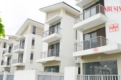 Chung cư chững lại, giá biệt thự, liền kề ra sao?
